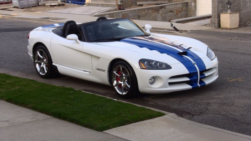 2010 dodge viper srt10