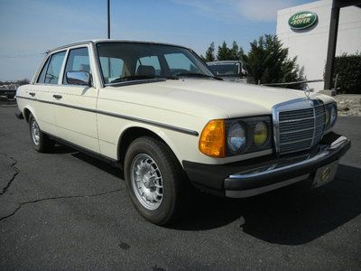 300d turbo w123 sedan one owner not wagon all service records 300td perfect