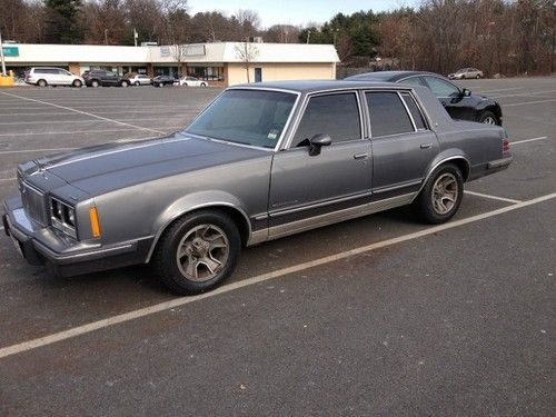 1986 pontiac bonneville base sedan 4-door 3.8l