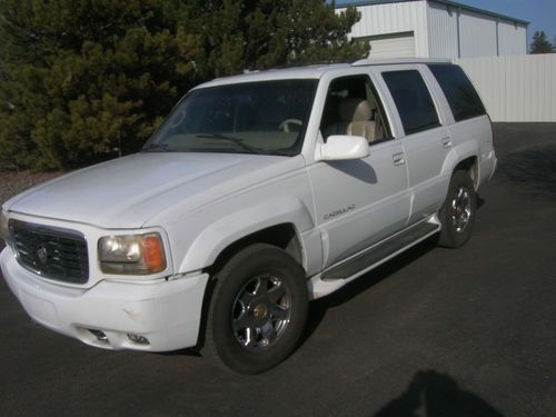 Caddy luxury,well maintained,hwy miles,ready to go! 2000 02 03 04