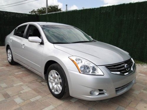 12 altima 2.5s s full warranty low  miles very clean fla carfax certified