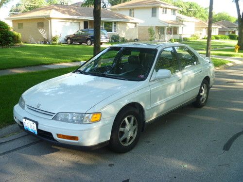 1995 honda accord ex 4 speed automatic white w/ grey in 2 owner garage kept