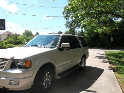 Gorgeous ONE OWNER Garaged 2005 Ford Expedition LIMITED  4-Door 5.4L, image 2