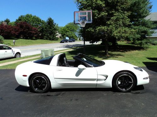 1998 corvette white removeable top 18" wheels "taking offers"