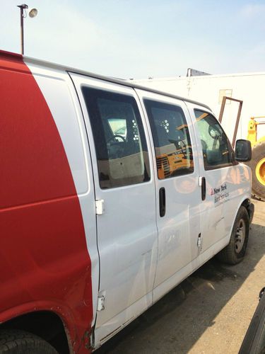 Sell Used 2005 Chevy Express 1500 5 3l V8 Awd Cargo Van