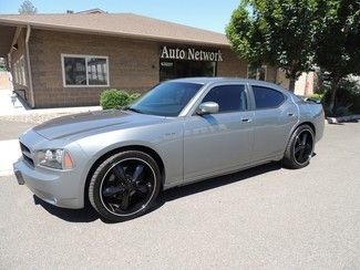 2006 dodge charger r/t 5.7l .22" toyos. rims. moon. nav. flowmaster exhaust.