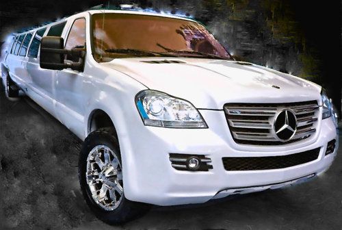 Beautiful mercedes gl550 30 passenger conv. on a 2000 ford excursion limousine