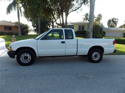 4x4 extra cab, one owner low  74,000 miles, located at our pompano beach  lot