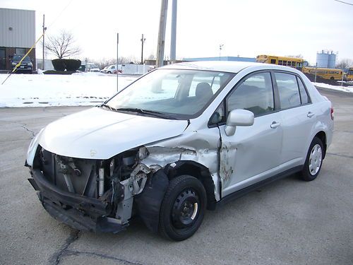 Runs and drives automatic repairable rebuildable damaged salvage no reserve