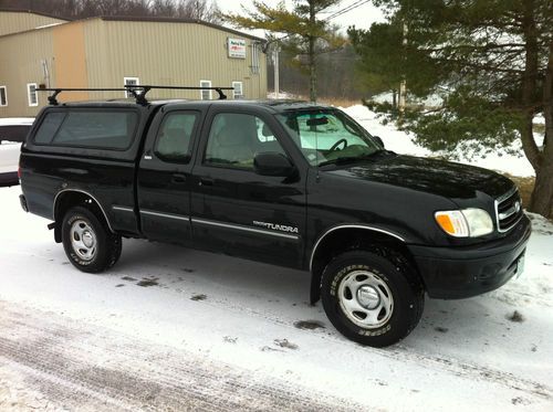 2001 toyota tundra sr5 ext cab pickup 3.4l 4wd w/fiberglass cap &amp; thule rack