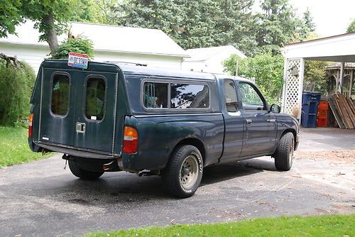 Toyota tacoma 2 wd, v6, ext cab w/premium cap + mag wheels