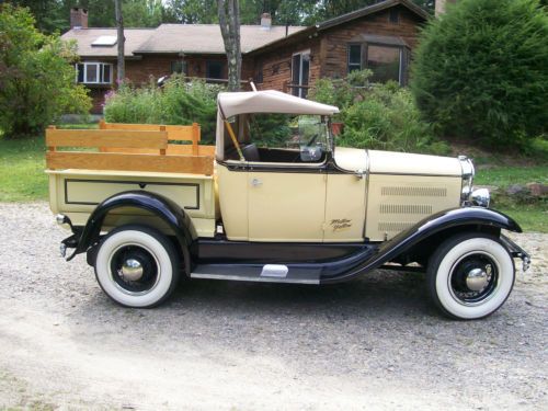 Ford: model a 1930 pickup roadster