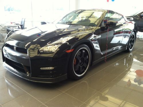 Brand new nissan gt r black edition low reserve