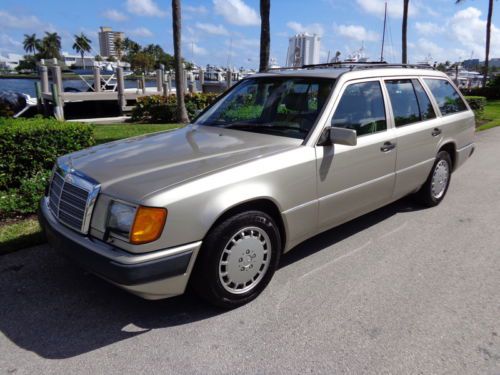 Florida 93 300te wgn 3rd seat clean carfax outstanding for its year no reserve !