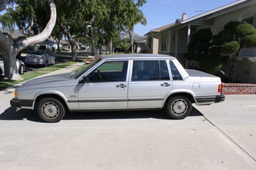 1985 volvo 740 gle sedan 4-door 2.3l