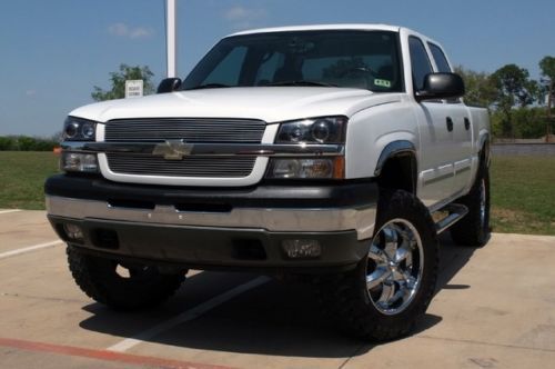Sell used LIFTED 2014 CHEVY SILVERADO 1500 CREW CAB 4X4 Z71...LIFTED