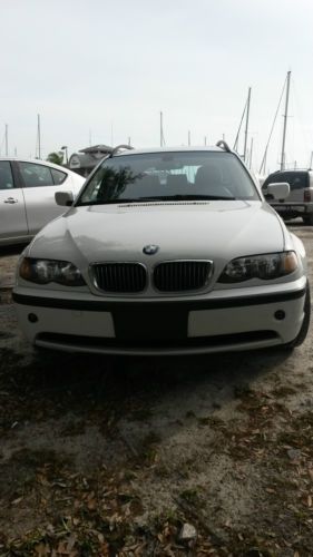 Sell used 2005 BMW 325i Base Wagon 4-Door 2.5L in Saint Petersburg