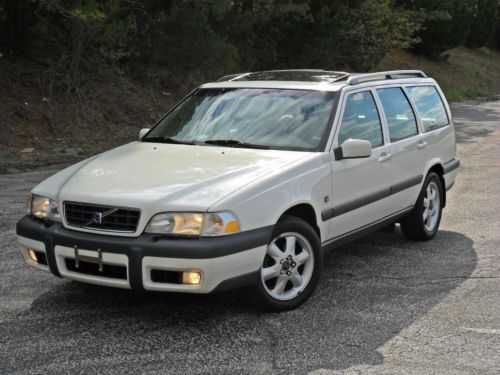 2000 volvo v70 x/c awd ***low low miles***one owner***mint***