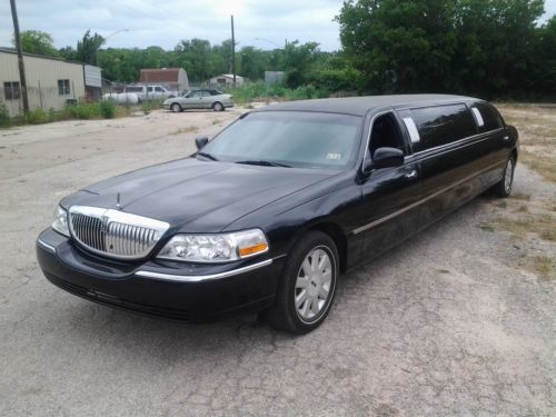2005 lincoln town car executive limo  low miles