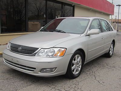 00 toyota avalon  xls , 4door,loaded , leather ,sunroof,looks and runs great