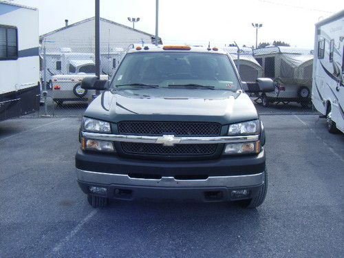 04 chevy 3500 crew cab dually 4x4 diesel excellent condition! low reserve