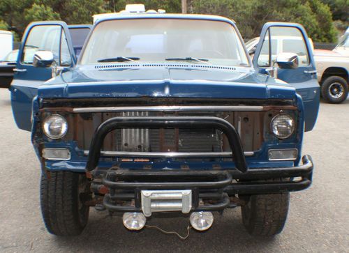 1978 chevrolet c10 suburban custom paint, wheels, tires, dual suspension