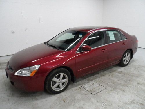 Sunroof leather heated front seats fuel effecient alloy clean carfax financing