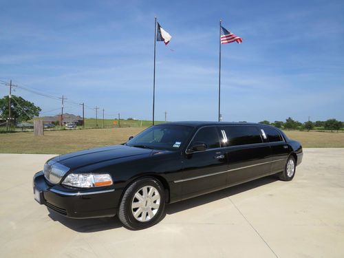2004 lincoln town car executive limousine by ecb limo dvd bar only 57k miles