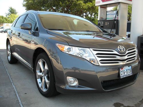 2011 toyota venza base wagon 4-door 2.7l  one owner mint!!!!