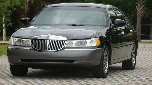 2000 lincoln town car signature series luxury sedan with 58,000 miles no reserve