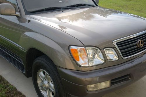 2000 lexus lx 470  w/3rd row seats in superb condition totally serviced &amp;ready.