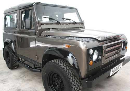 Land rover d-90 defender. left hand drive 3.5 v8 gasoline.