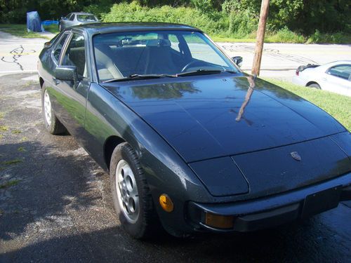 Porsche 924 -s  was  made, for the last 2 year built with the larger 944 drive