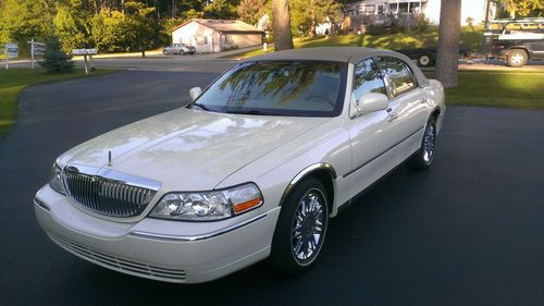2007 lincoln town car signature limted - only 27,092 miles