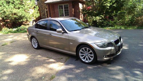 2011 bmw 328xi 3 series, all wheel drive,  factory warranty, 19k miles