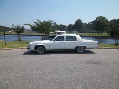 1986, white, great condition, brougham