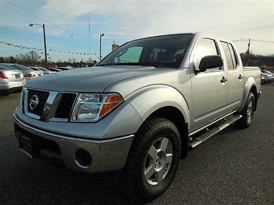 We finance! crew cab se v6 4x4 6 speed 1owner no accidents carfax certified!
