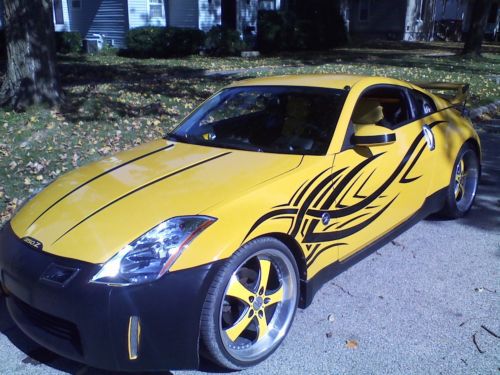 35th anniversary pearl yellow 05 350z