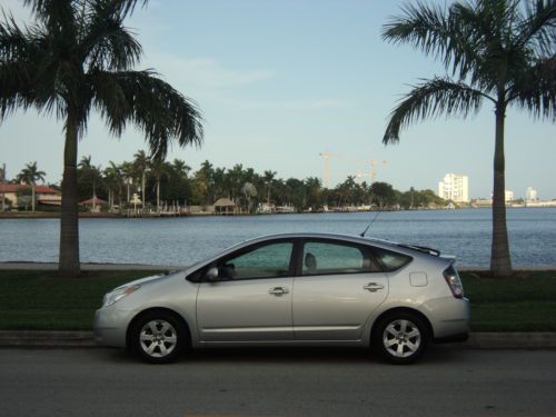 2005 toyota prius hybrid one owner non smoker no accidents must sell no reserve!