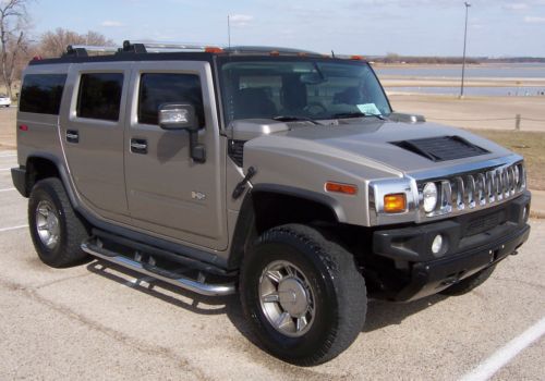 2006 hummer h2  - 4x4  - heated seats - rear entertainment - third seat