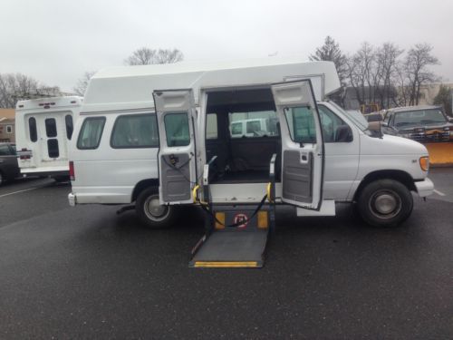 Van  wheelchair handicap ford e 250 low miles side entry braun power ramp
