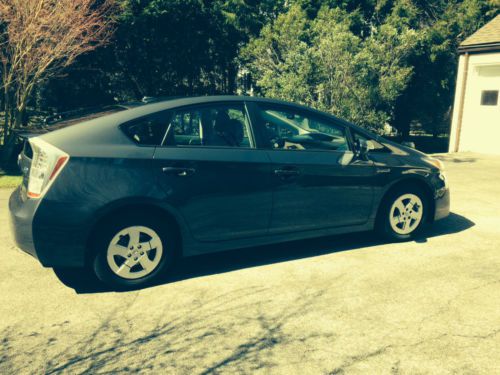 Toyota prius iv 2010 grey color