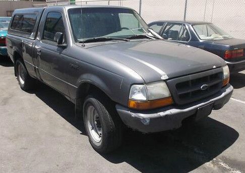 Ford ranger 2000 --5 speed, runs good!