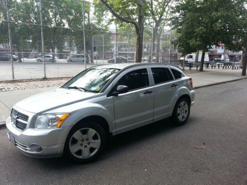 2007 dodge caliber sxt hatchback 4-door 2.0l