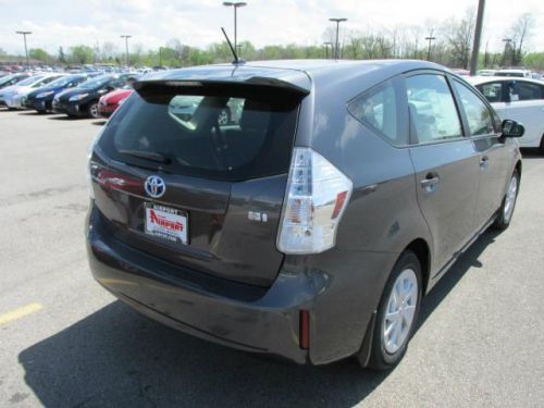 2014 toyota prius v two