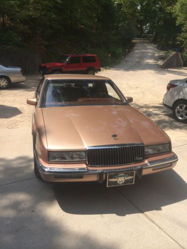 1990 buick riviera in excellent condition