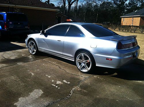 2002 honda accord ex coupe 20 inch rims and tvs!