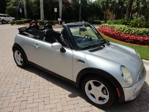 2005 mini cooper convertible automatic, leather seats, parktronic clean carfax !