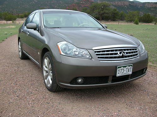 2006 infiniti m35x all wheel drive,2 owners, excellent condition, no reserve