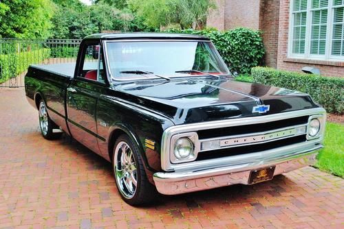Absolutly incredable 1970 chevrolet c-10 350 v-8 p,s,p.b,a/c frame off black red